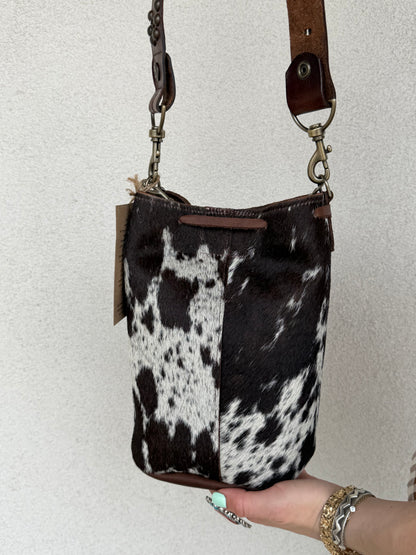 Two Bar West, Large Drawstring Full Hair on Hide