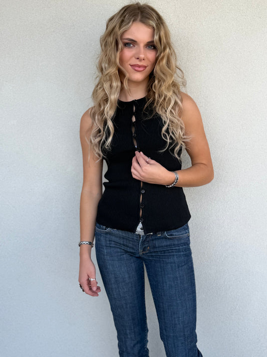 Hilly Button Tank