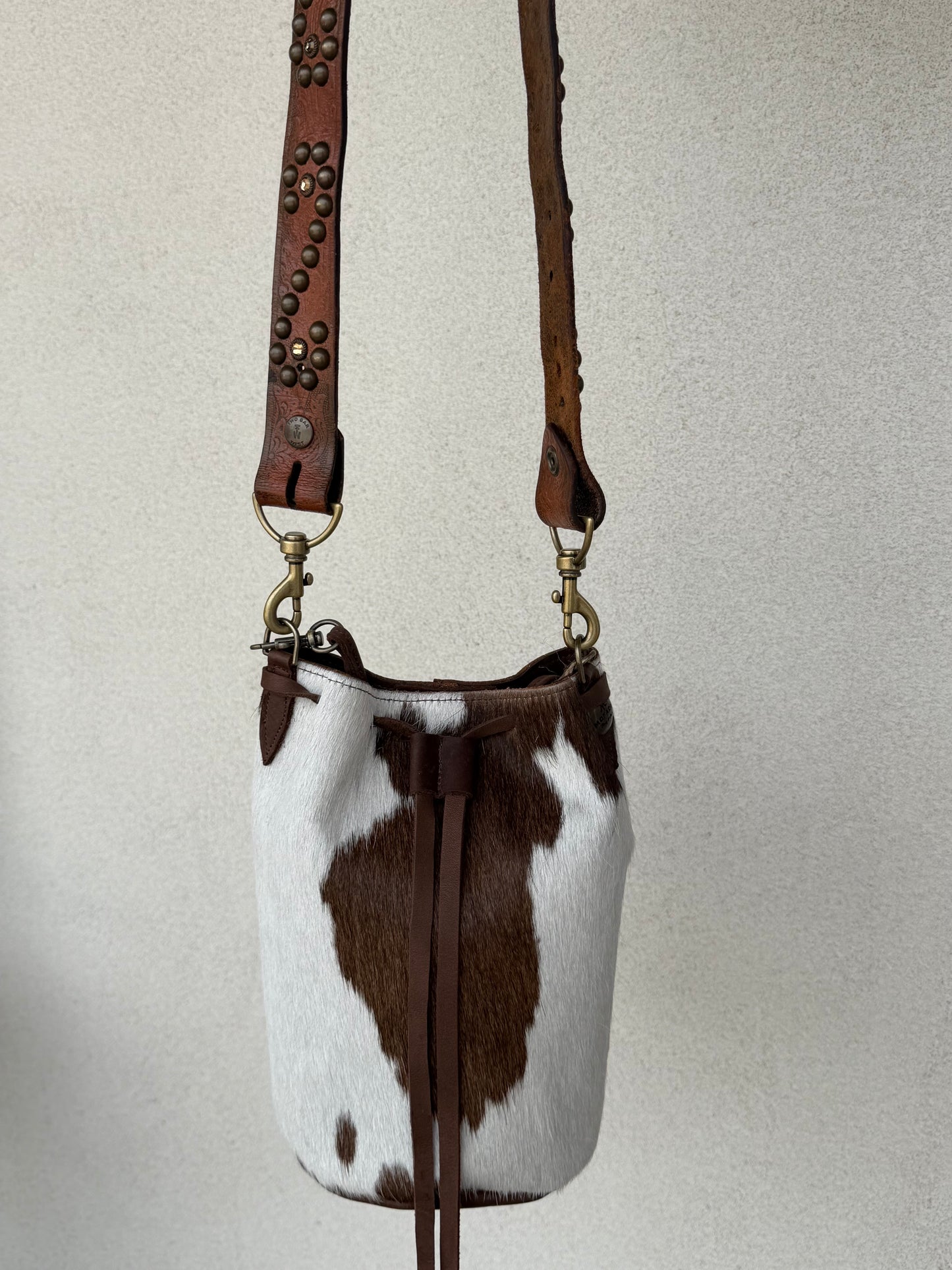Two Bar West, Large Drawstring Full Hair on Hide